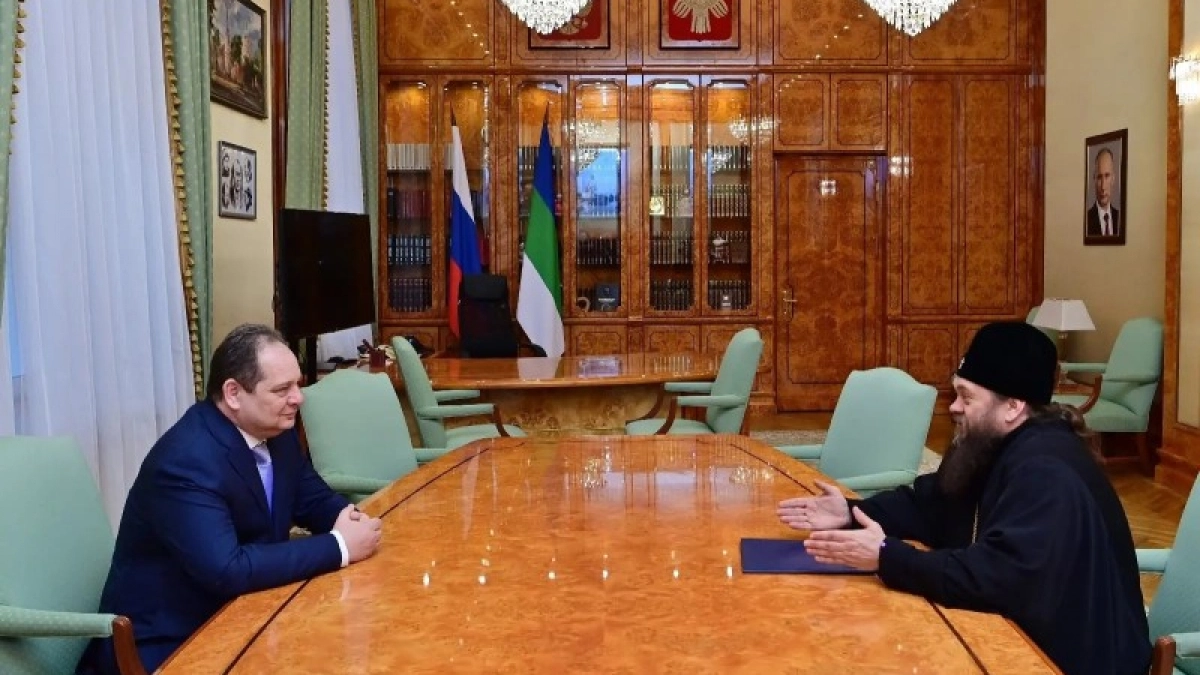 Ростислав Гольдштейн подтвердил прибытие Благодатного огня в Коми из Иерусалима