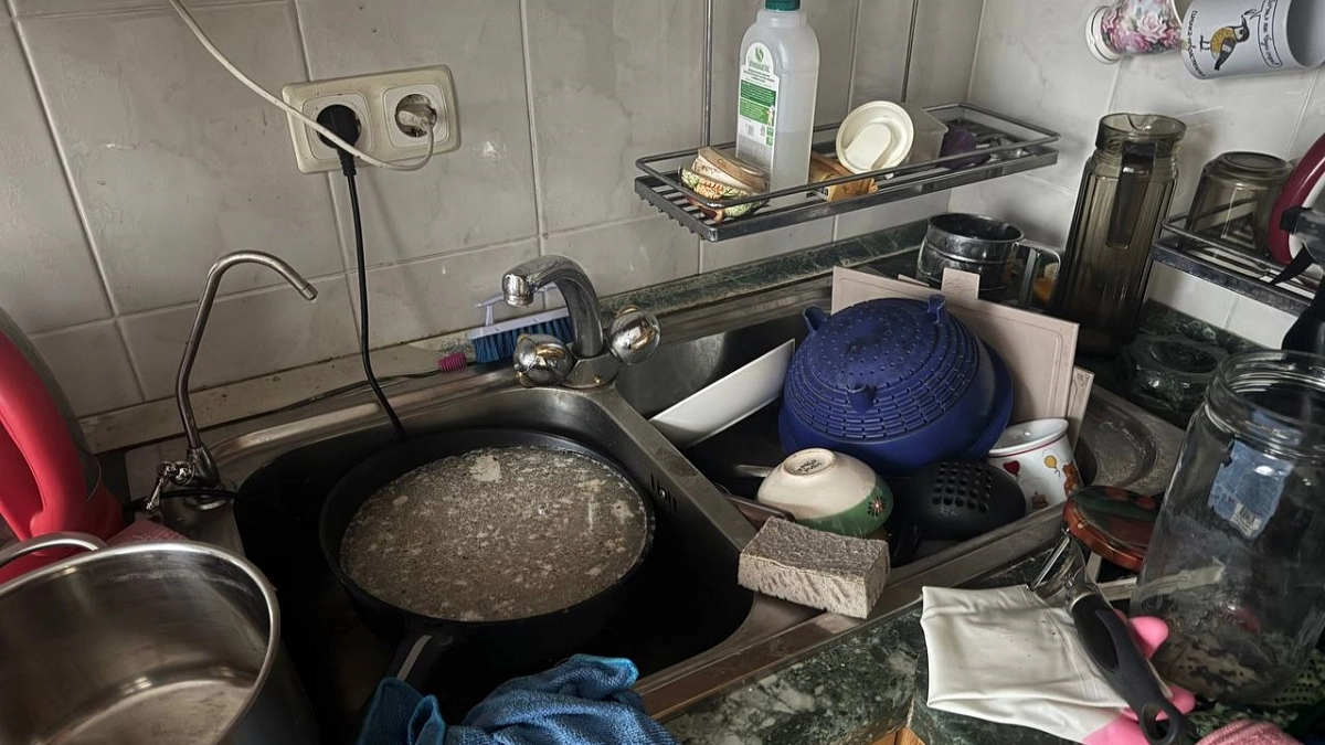 Почему нельзя мыть посуду в гостях – запомните раз и навсегда