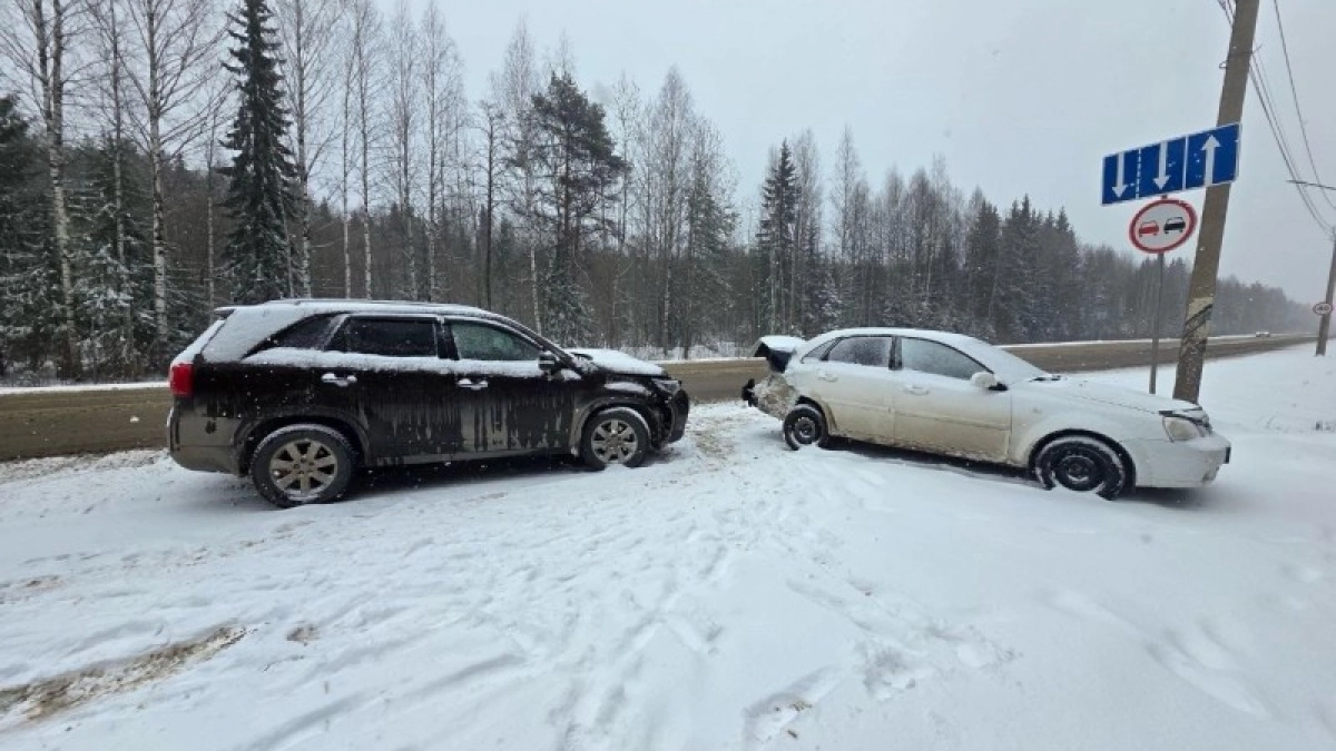 Водитель "Шевроле" спровоцировала столкновение с "Киа" в Коми