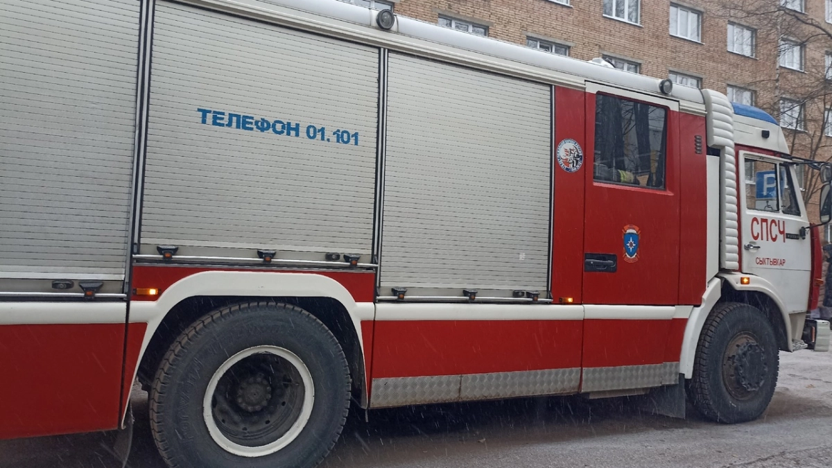 В Коми из горящего производственного помещения эвакуировались 42 человека