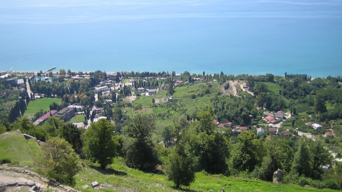 «Ну зачем вы все к морю едете?»: крымчане назвали 3 небольших поселка в Крыму - лучшие для жизни на пенсии