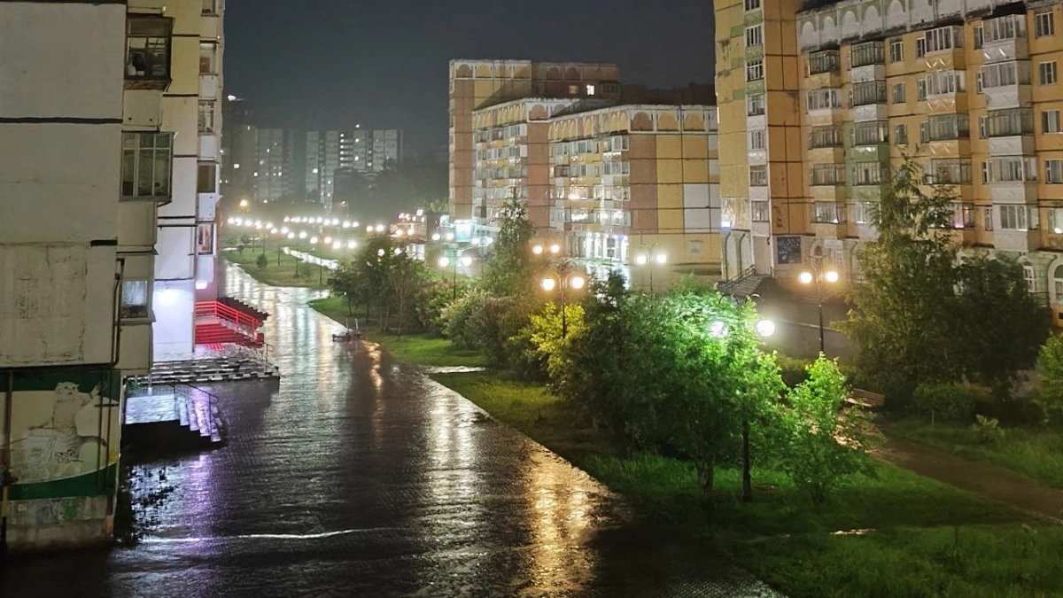 Май 2026 встряхнёт погодой: приготовьте заранее зонты от дождя и палящего солнца