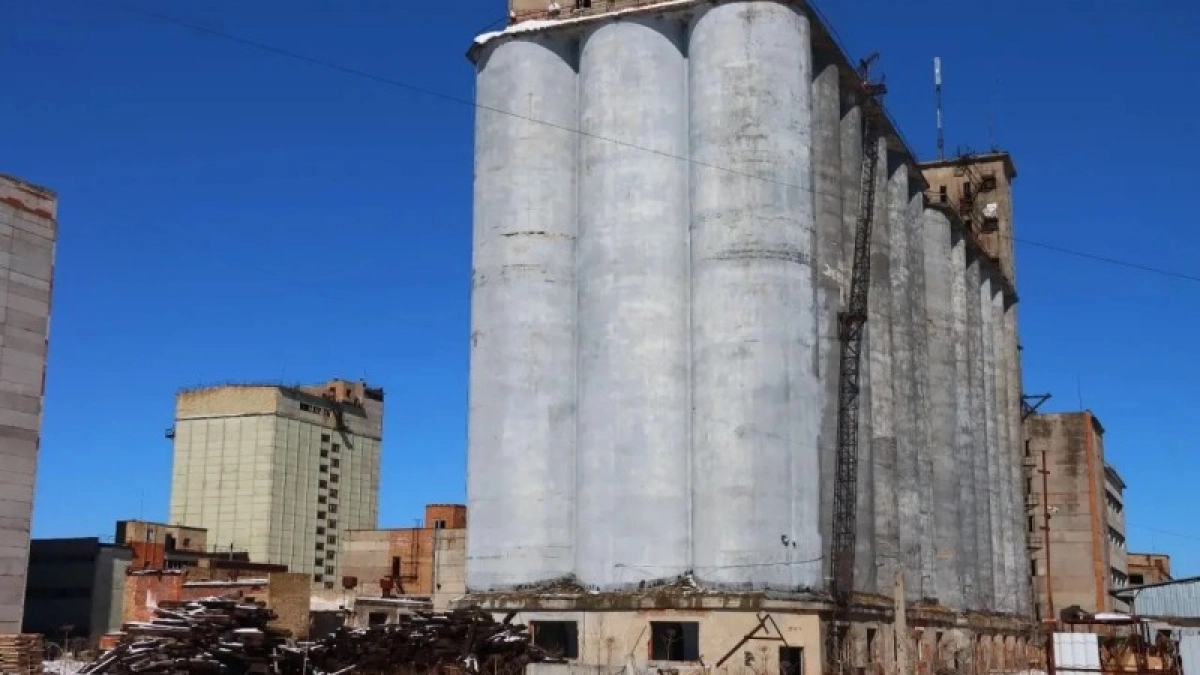 Власти Коми добьются сноса или ремонта цехов заброшенного Мелькомбината