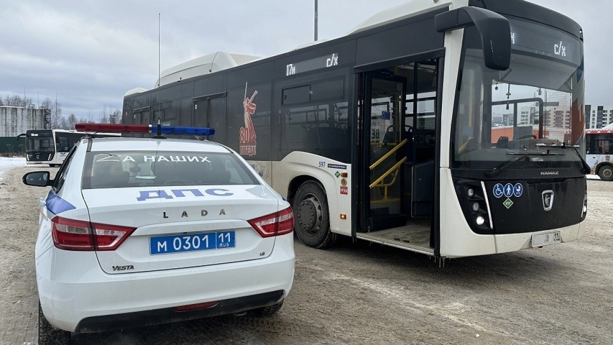 В Коми полиция задержала лишенного прав водителя автобуса 
