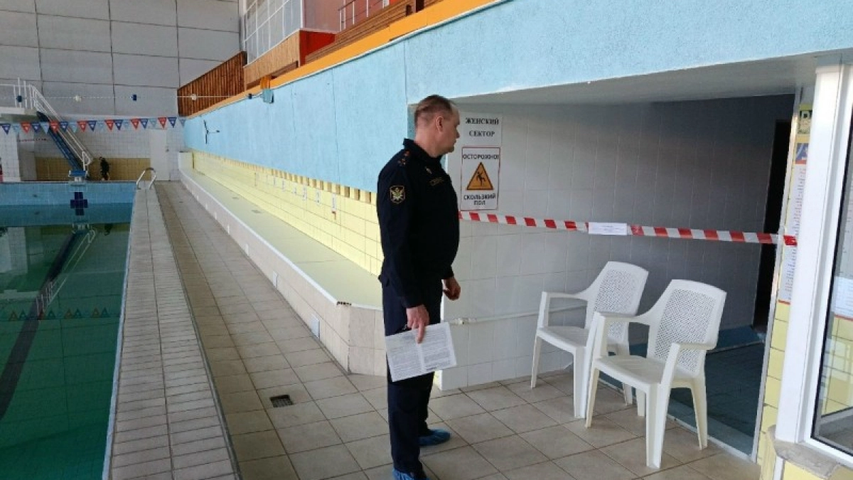 После жалобы в Администрацию Президента приставы закрыли бассейн в Коми