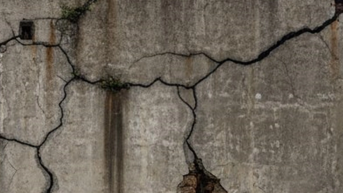 Добавьте это в цемент, и забудете про трещины и осыпание на десятилетия: старый советский метод сделать бетон вечным