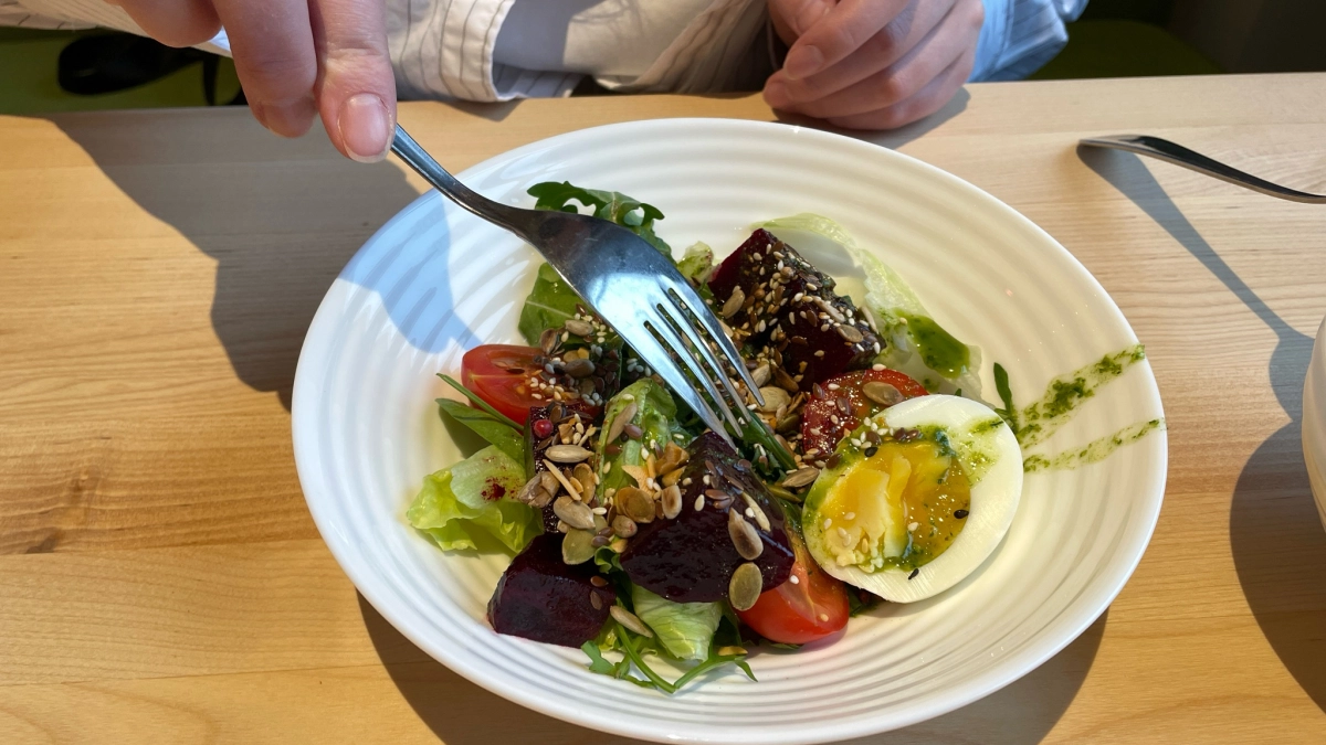 Жителям Коми рассказали, как недостаток белка в завтраке вызывает постоянное чувство голода