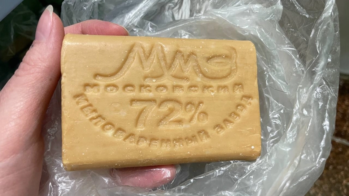 Смешиваем мыло с марганцовкой — и все проблемы решены: гениальный лайфхак опытных хозяек