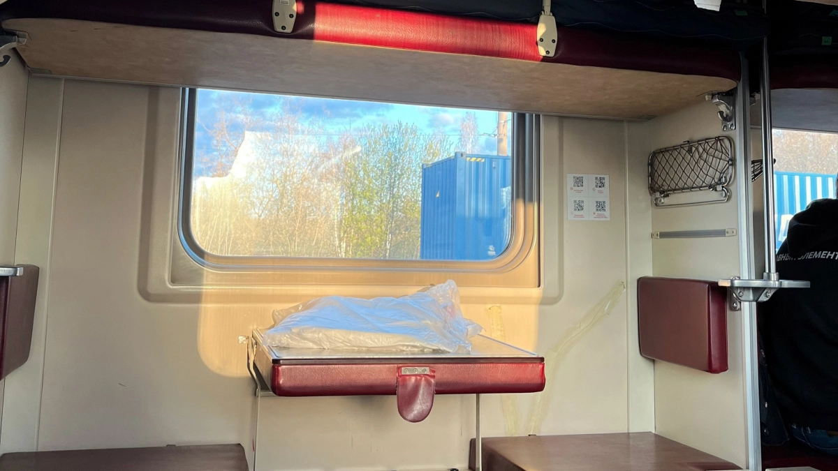 Не садитесь туда: проводница назвала места в поезде, которые превратят поездку в невыносимую