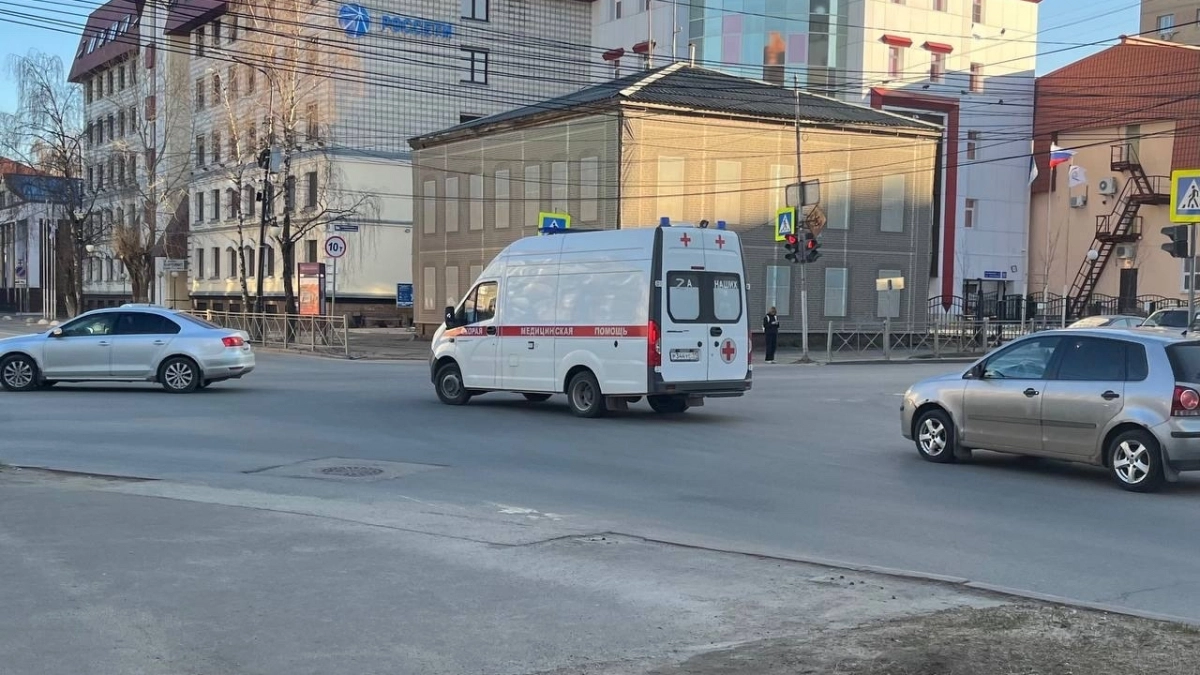 Врачи под прицелом: в Коми нападения на медиков скорой стали системной угрозой