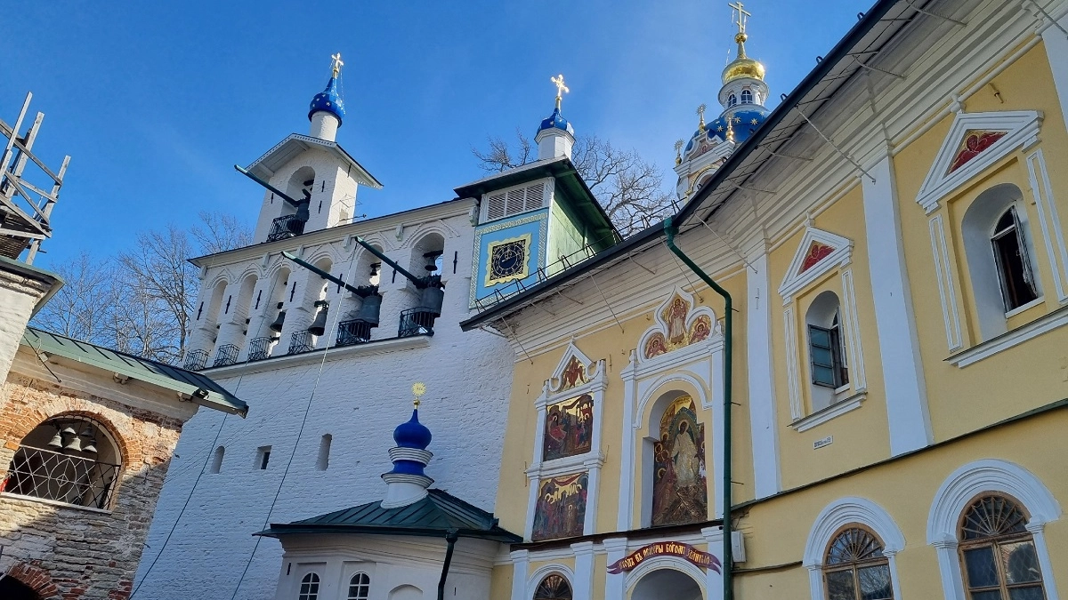 Город, основанный в 1168 году: расписные лодки и родина хохломской росписи — что посмотреть