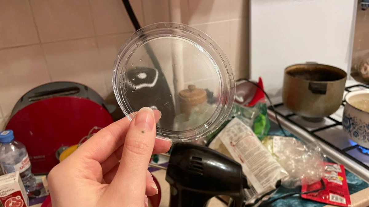 Крышки от сметаны не выбрасываю, берегу как зеницу ока: 5 гениальных идей - берите себе на заметку