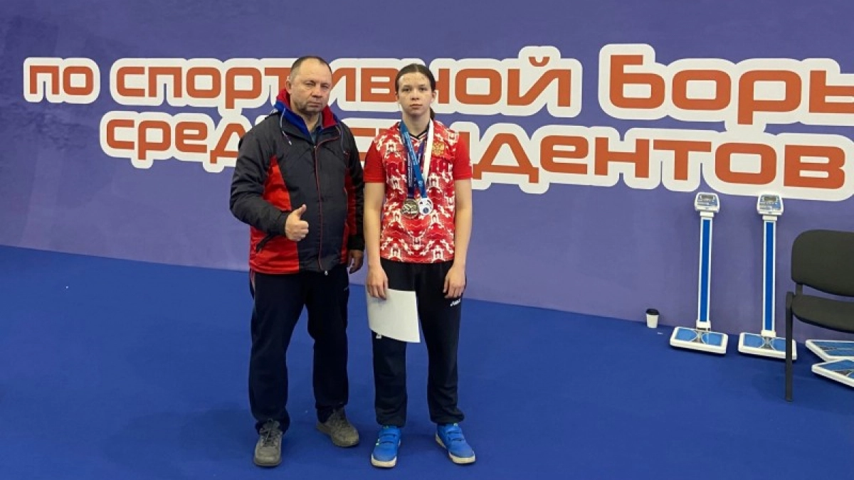 Борцы из Коми выиграли серебро и бронзу на студенческом чемпионате России