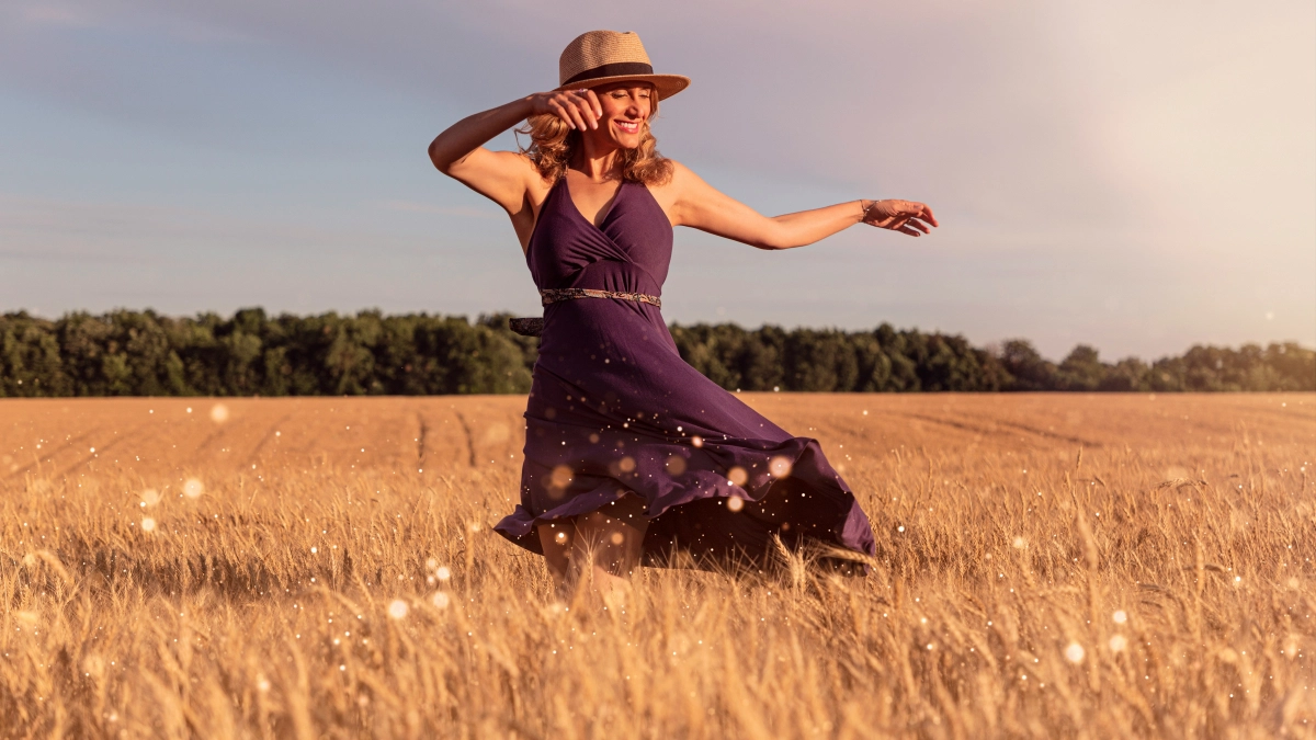 Тренды платьев на весну-лето-2026: от минимализма до богемы — выбор тех, кто хочет быть в потоке стиля