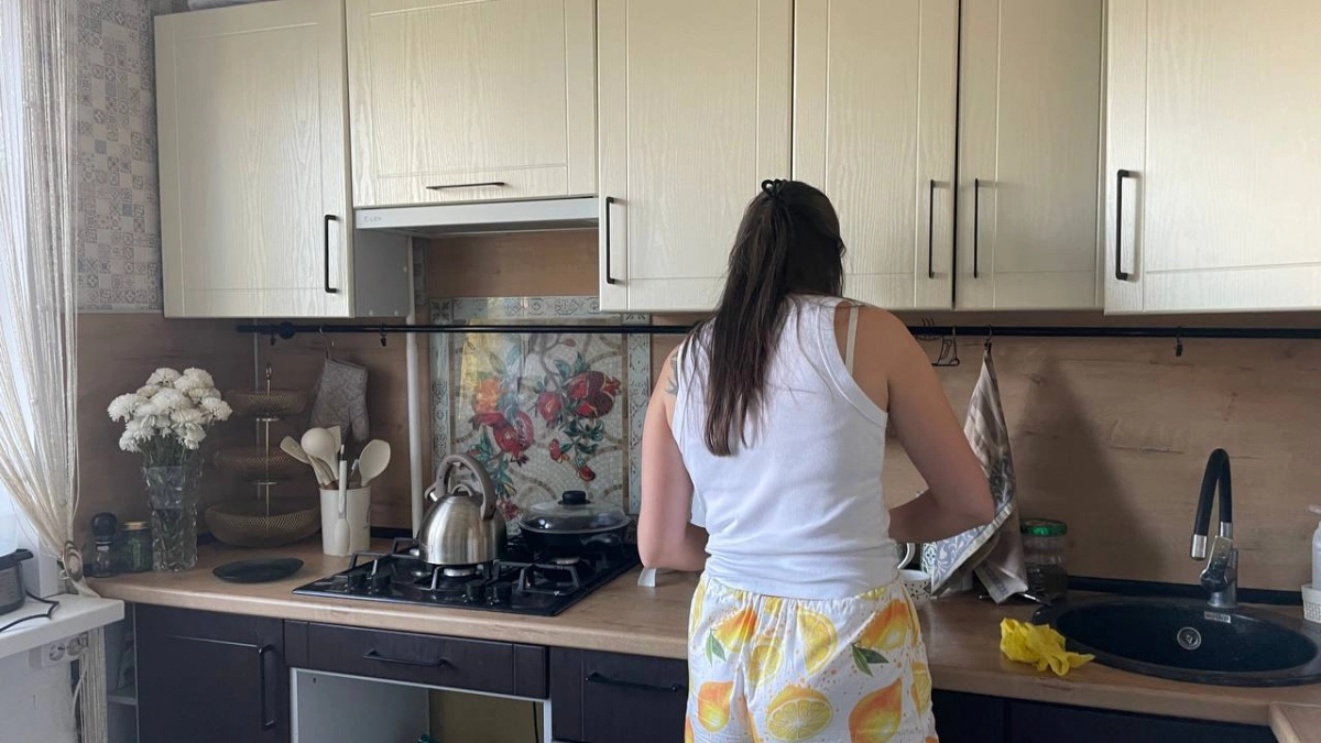 Сода, уксус, соль и газета: или как отмыть кухню, ванну и посуду за один вечер без дорогой химии - 3 простых лайфхака для идеальной чистоты