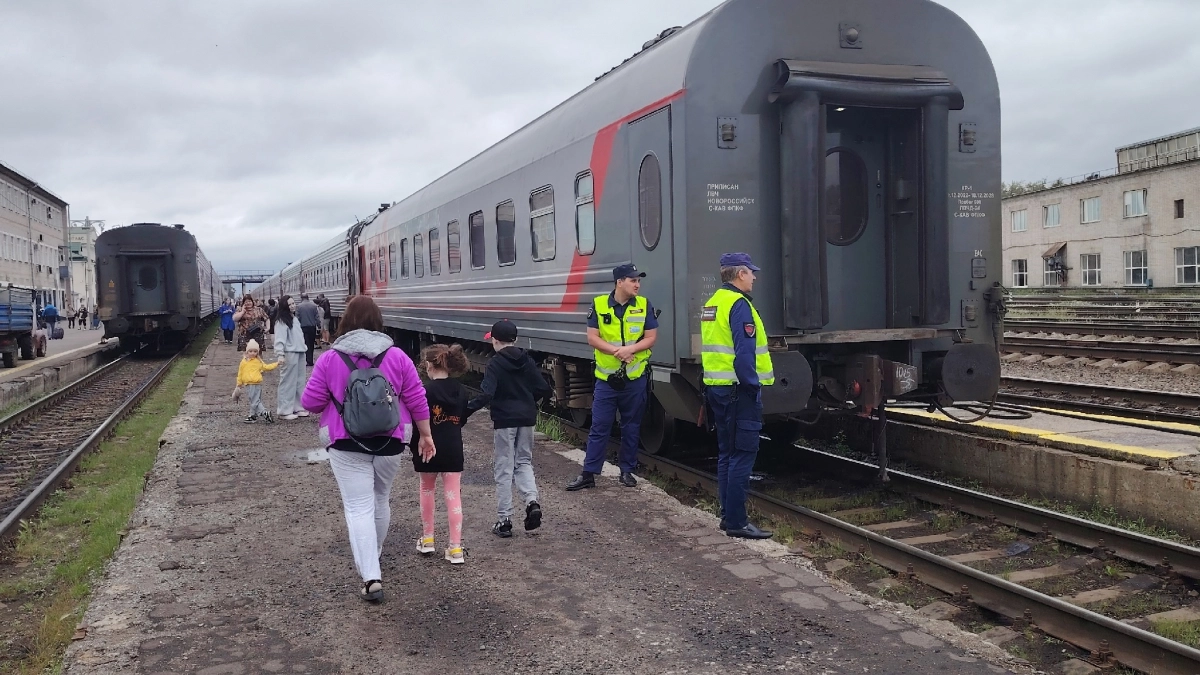 Меня разбудили в поезде посреди ночи и попросили срочно переселиться. Причина меня ошарашила