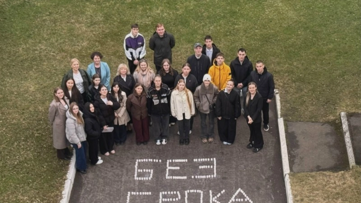 Постпредство Коми провело в Москве акцию "Огненная картина" в память о жертвах геноцида советского народа