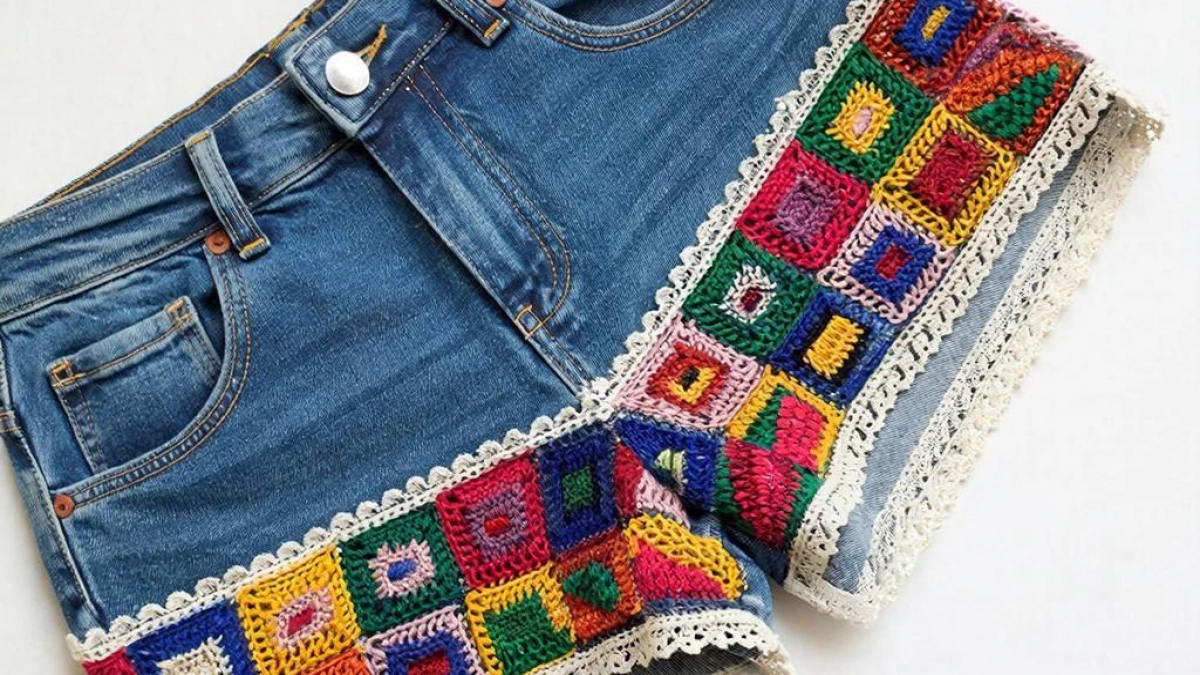 Даже самые запущенные джинсы и остатки пряжи не выкидываю: дарю им вторую жизнь и превращаю в дизайнерские вещи - 11 идей