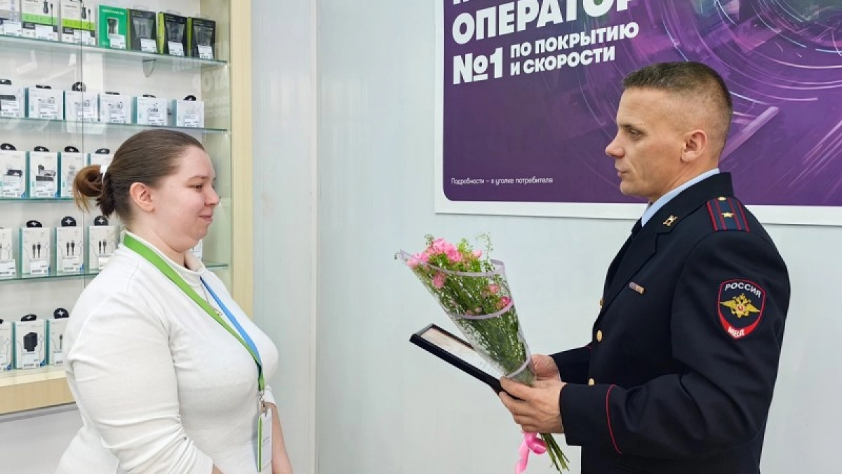 Продавец салона связи в Коми не дала женщине перевести 620 тысяч рублей мошенникам