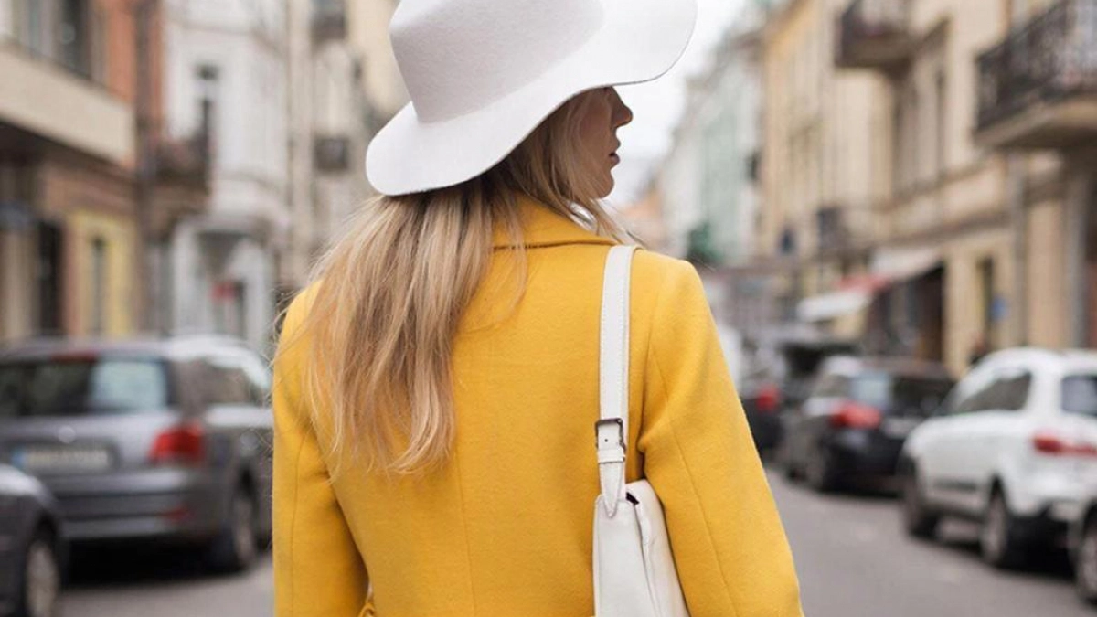 Дарим вторую жизнь старому пальто: 5 практичных идей, как превратить его в полезные вещи для дома 