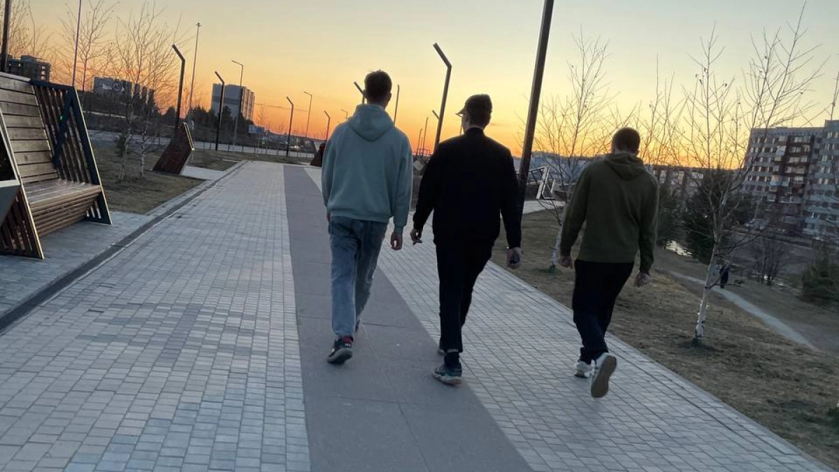 После 50 не до драмы: 7 родственников, от которых лучше держаться подальше