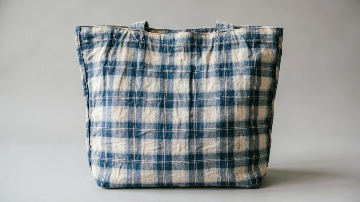 Не выбрасывайте мужские рубашки: их можно разобрать на детали – и вот что из них сшить