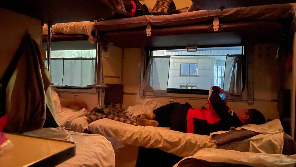 «Ой, вы просто спали, а мы взяли только поиграть» - как попутчики в плацкарте без спроса забрали игрушки моего сына