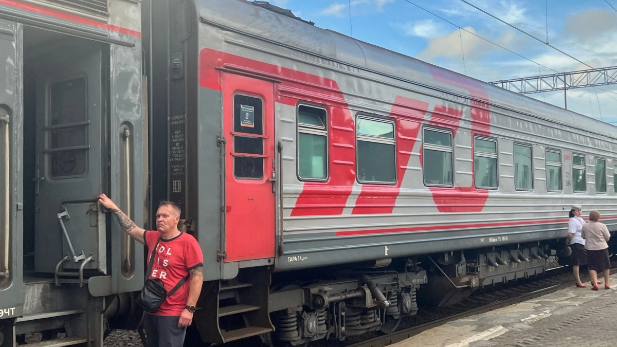 Глупость пассажиров поездов, которую я никогда не понимал: зачем толпиться в проходе за 15-20 минут до прибытия?