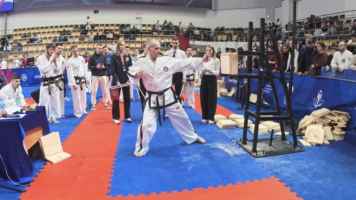 Атлет из Коми завоевал “золото” на чемпионате России по тхэквондо ГТФ