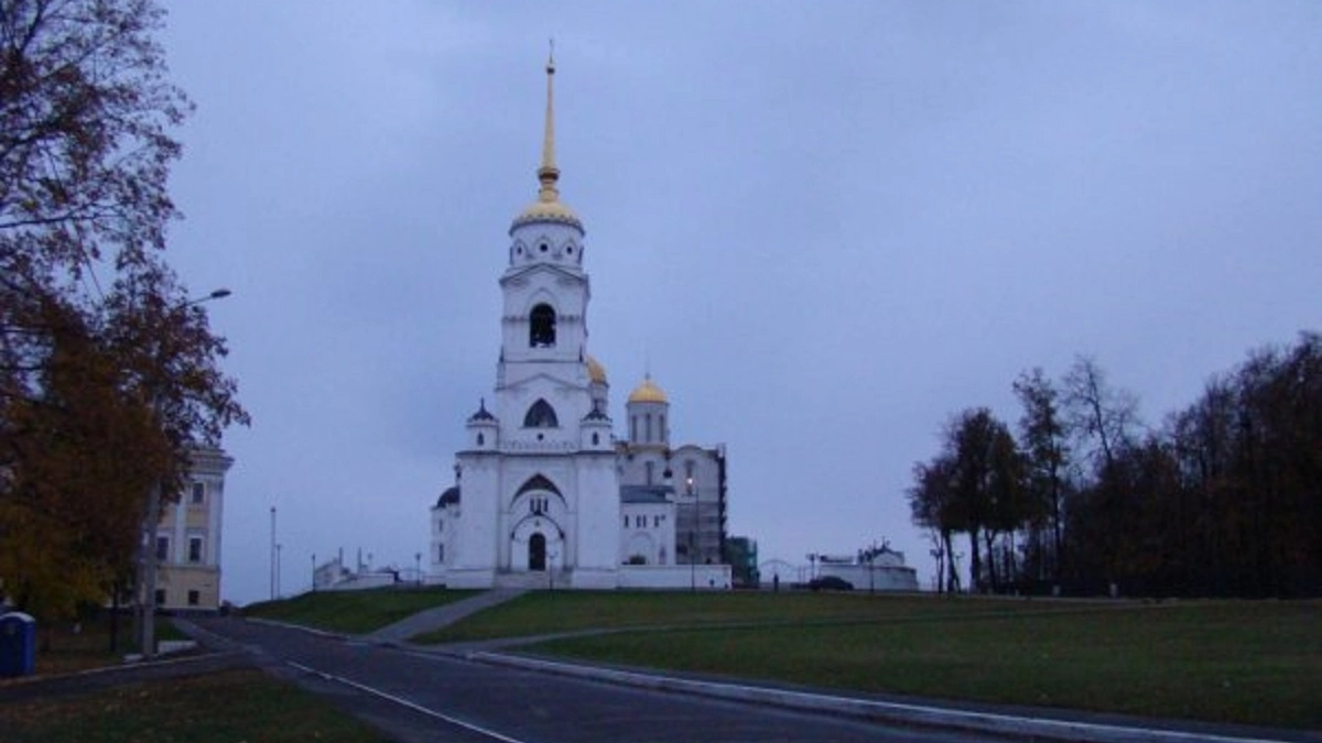 Город, основанный в 990 году: золотые ворота и родина белокаменной Руси — что посмотреть