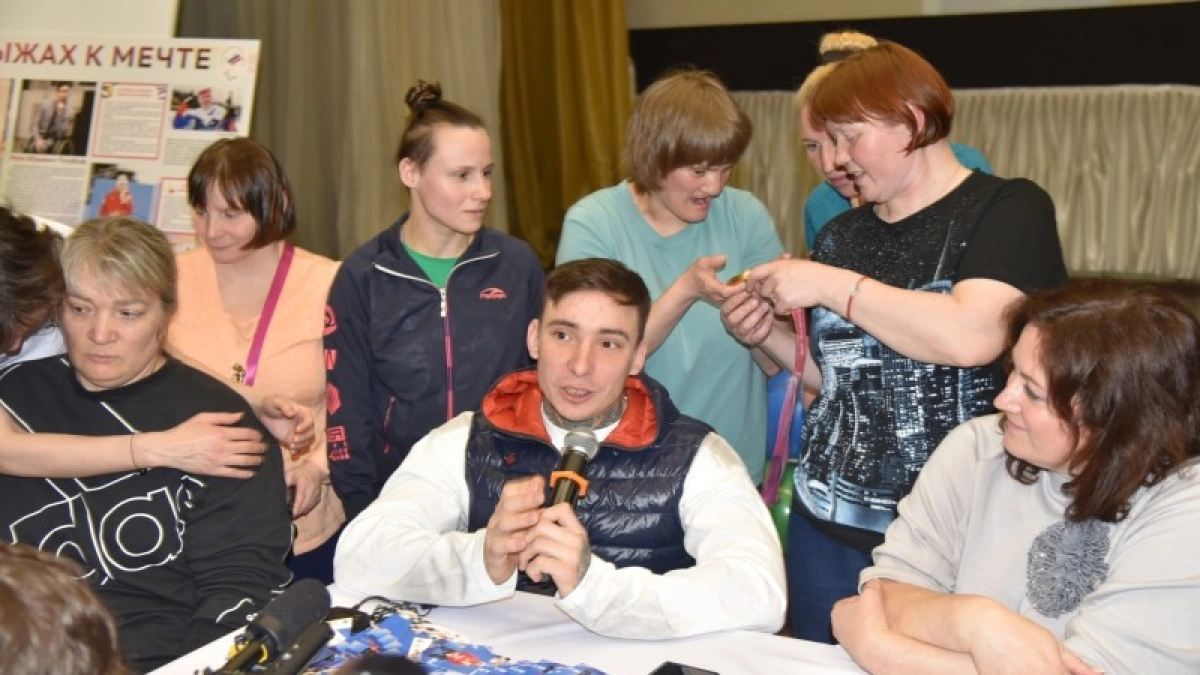 Иван Голубков встретился с молодежью и раскрыл секреты успеха на пути к званию "Герой Республики Коми"