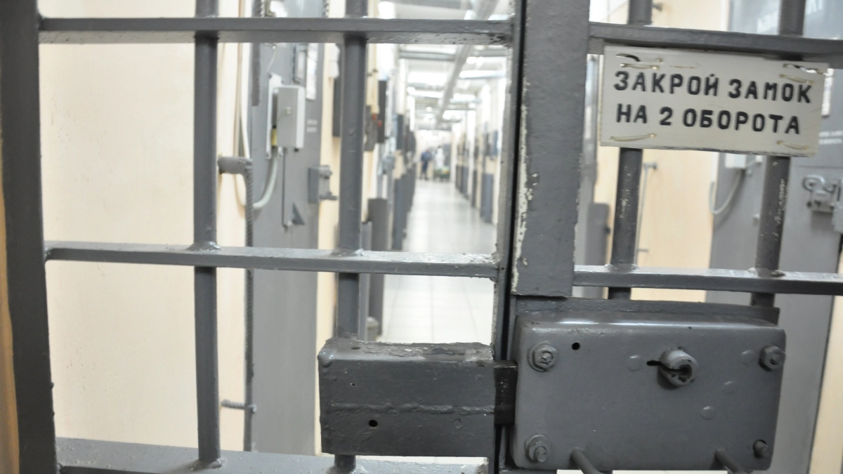 В Коми экс-сотрудник МВД получил 3,5 года колонии за незаконную легализацию мигрантов и предупреждение бизнеса о проверках ФСБ