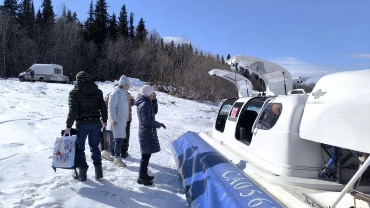 Как в Коми заменяют вертолетные рейсы судами на воздушной подушке