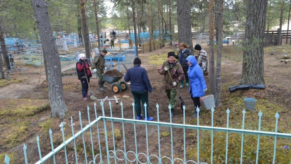 Спасатели в Коми привели в порядок захоронение ветерана Великой Отечественной войны