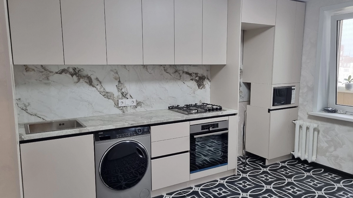 Отказываемся от массивных шкафов на кухне в пользу другого: этот европейский тренд скоро будет и у нас