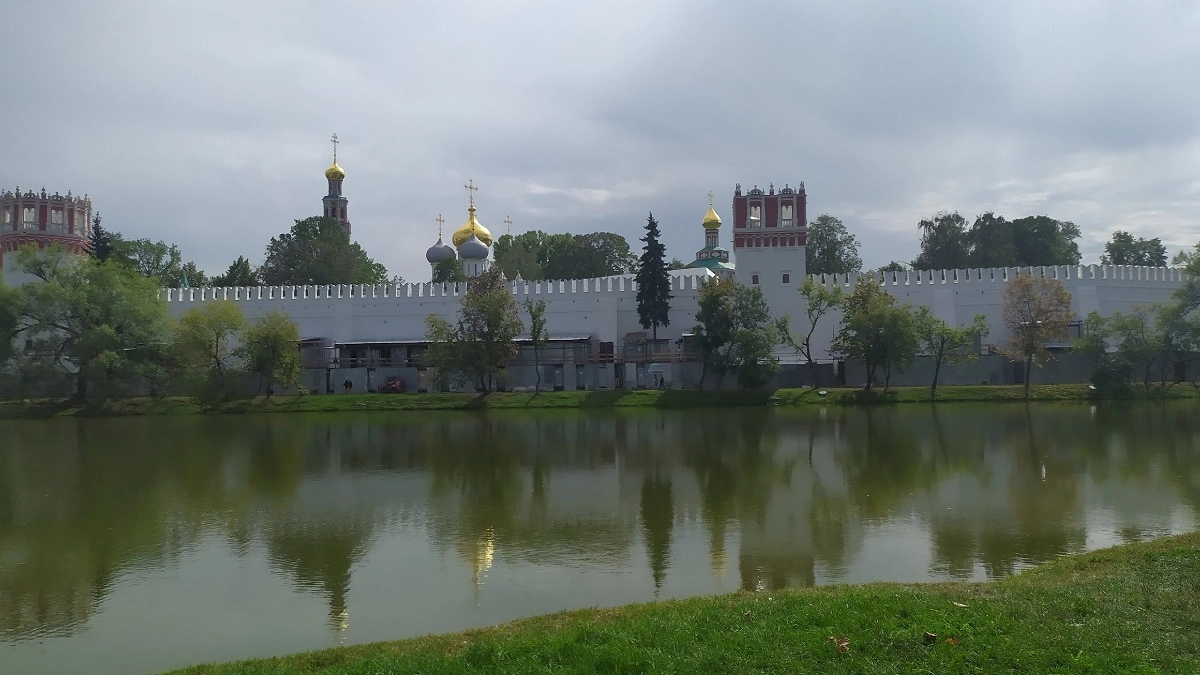 Город, основанный в 863 году: крепостные башни и родина западного форпоста Руси — что посмотреть