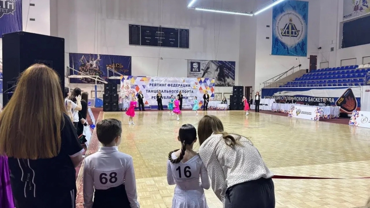 В Ухте стартовали соревнования по танцевальному спорту среди юных участников