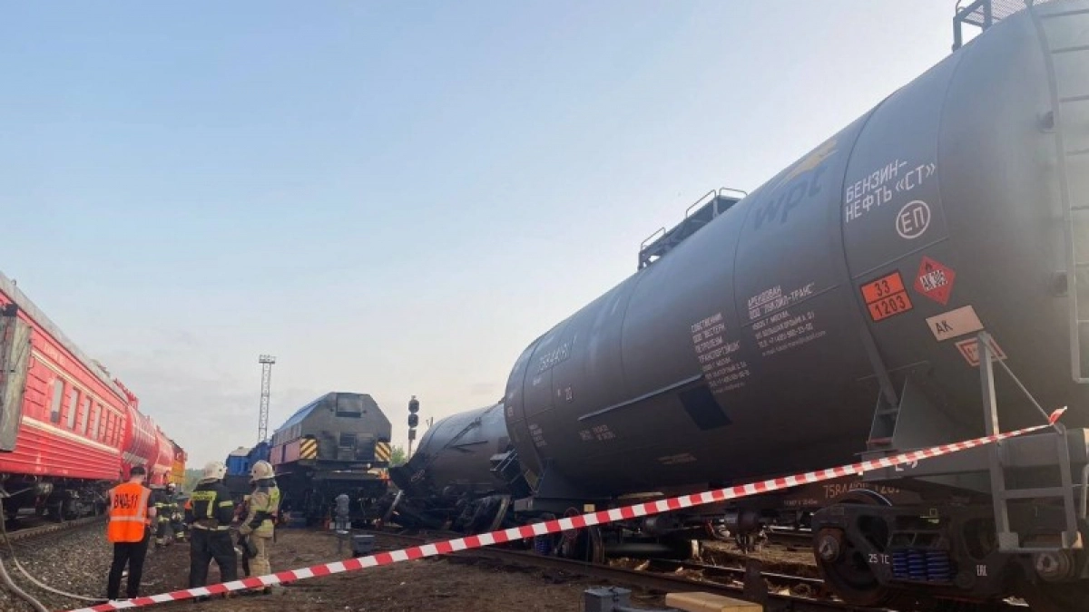 В Коми осудили железнодорожников за сход цистерн на станции