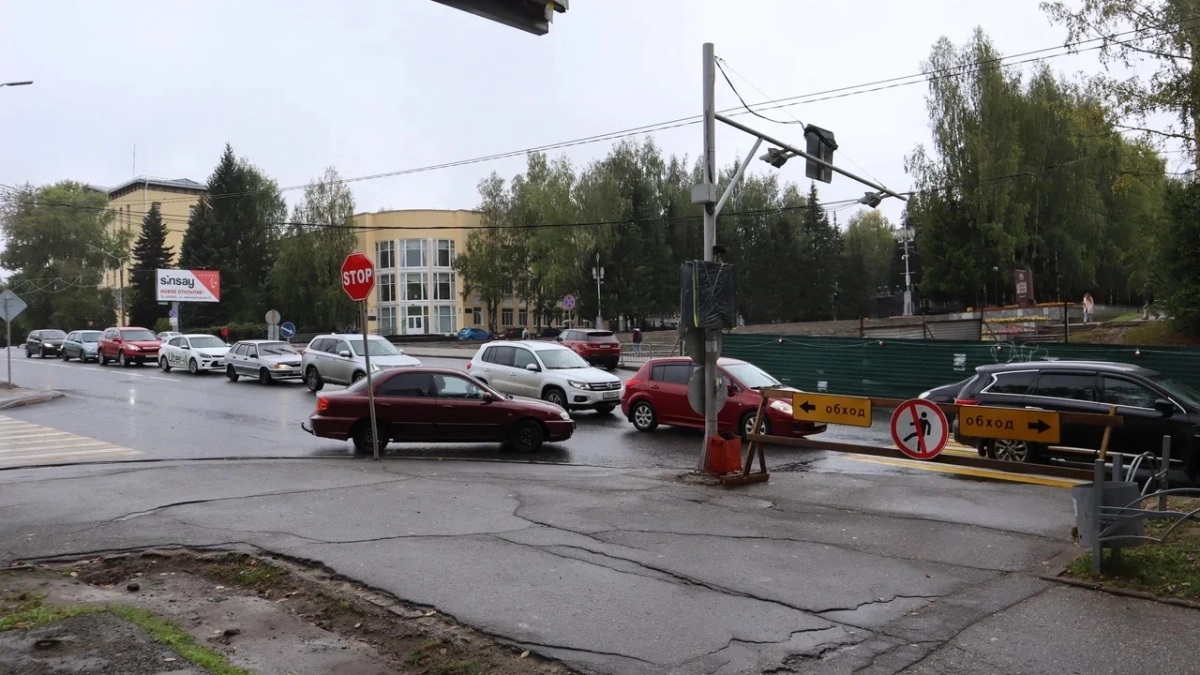 Что делать, если мотор начал закипать в пробке, а заглушить нельзя: простой алгоритм, который спасёт машину
