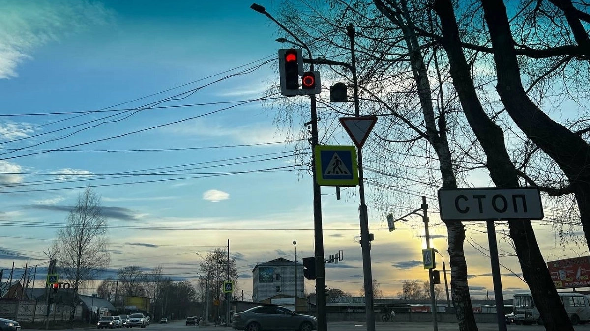 Верховный суд ответил, что делать, если красный загорелся уже после пересечения стоп-линии
