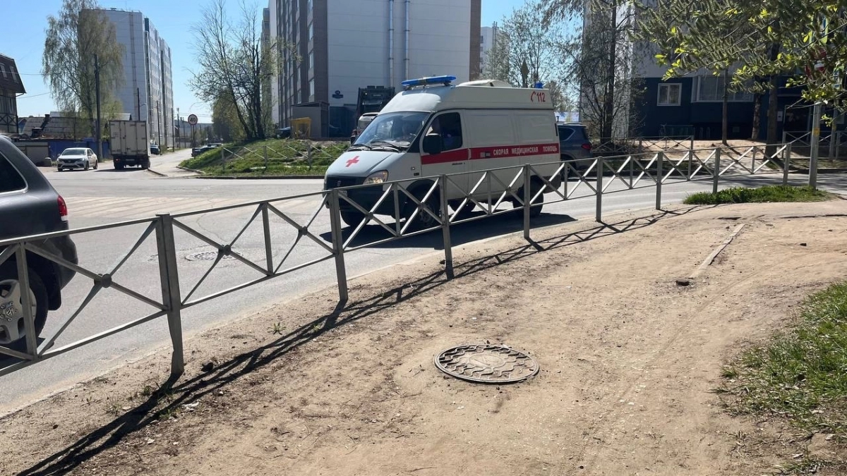 В Коми мотоциклист погиб при обгоне на пешеходном переходе после столкновения с иномаркой