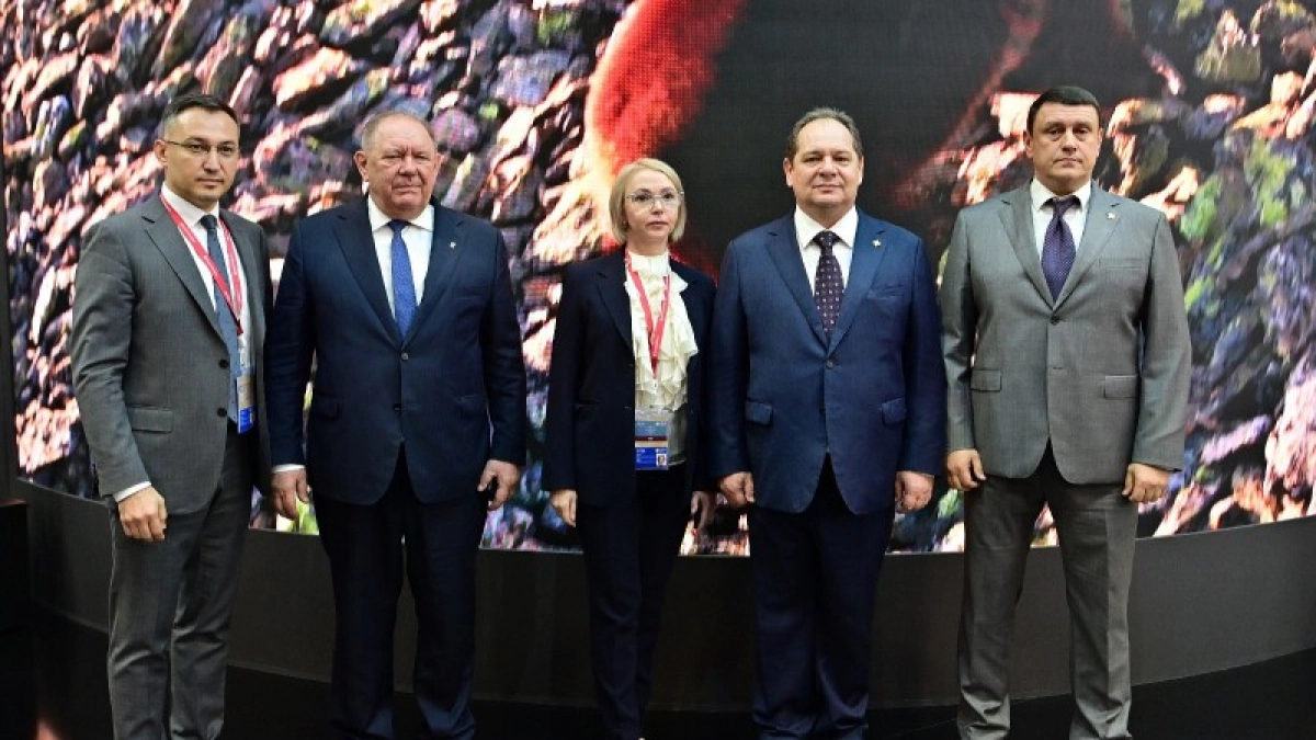 Ростислав Гольдштейн и Ирина Гехт обсудили развитие транспортного каркаса между Коми и НАО