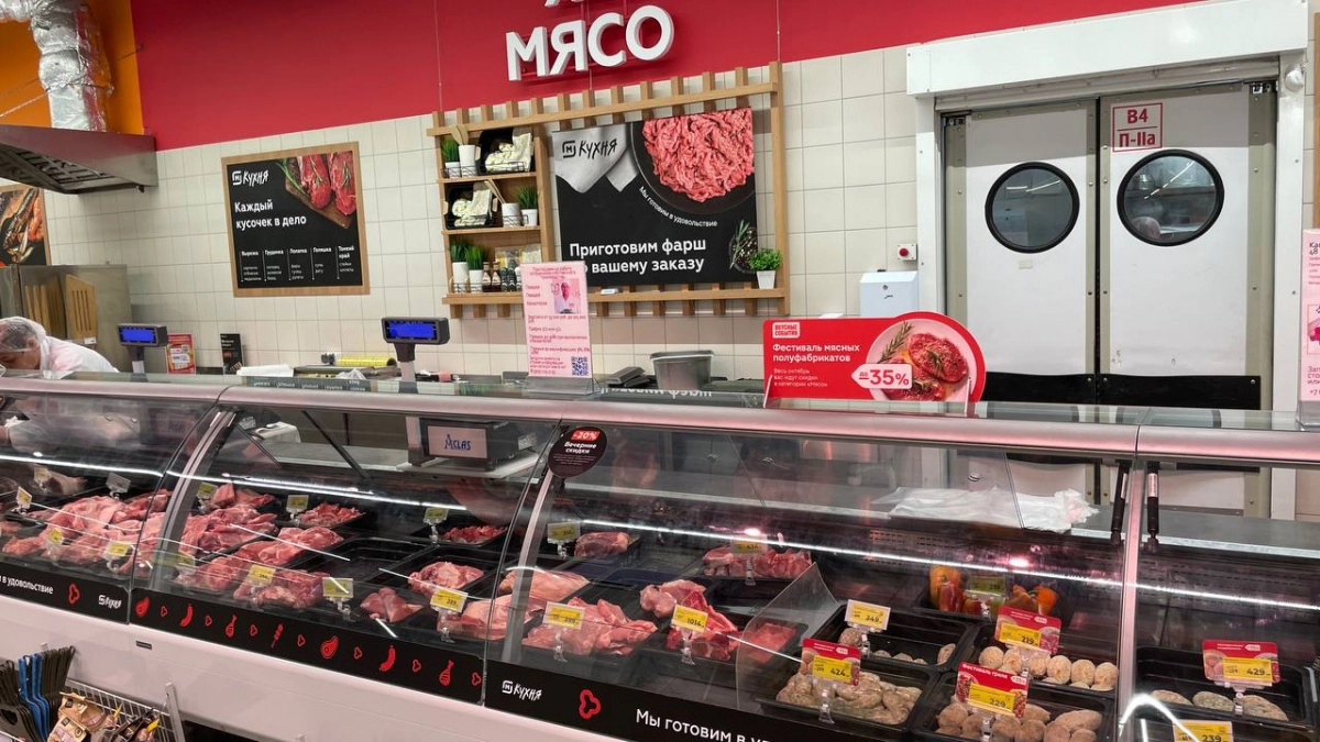 Как за 5 секунд отличить натуральное мясо от напичканного химией: на что смотреть в магазине в первую очередь