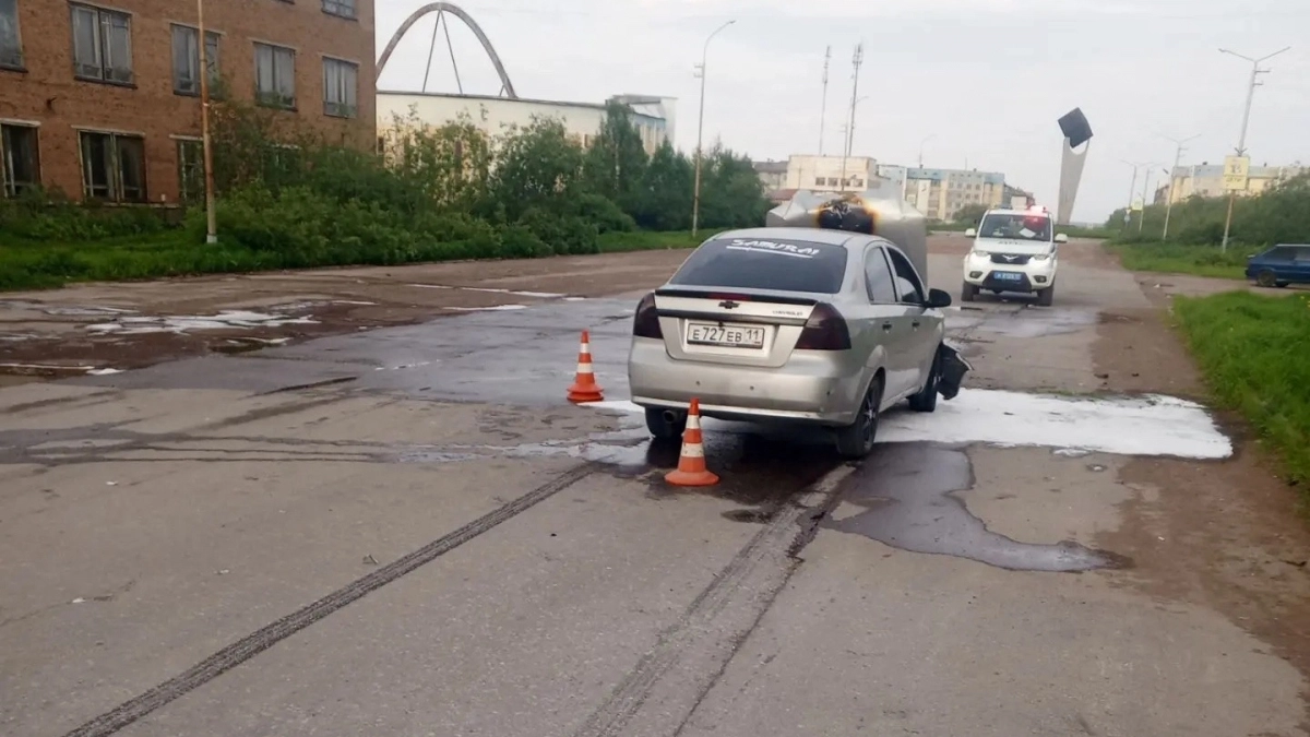В Коми пьяный водитель врезался в попутный автомобиль