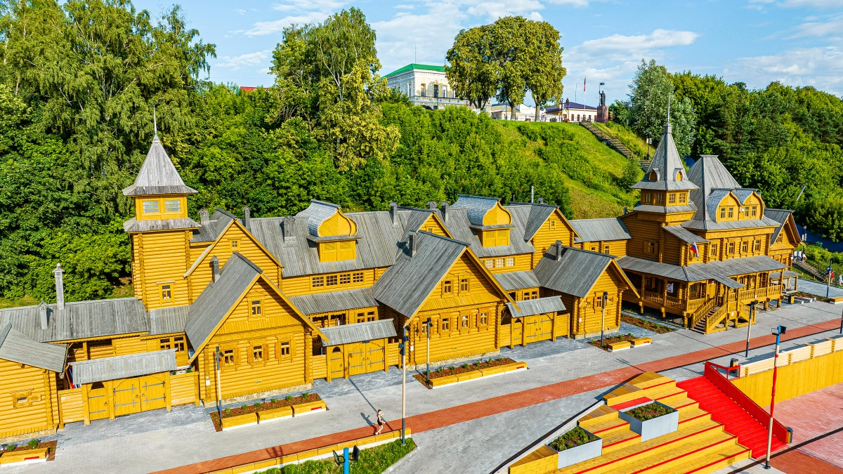 Город, основанный в 1168 году: расписные лодки и родина хохломской росписи — что посмотреть