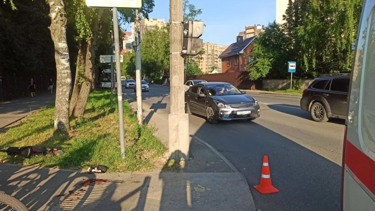 В Коми в ДТП погиб водитель электросамоката