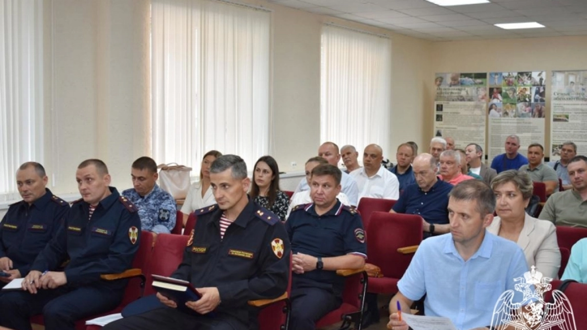 Власти проверят охрану школ Коми перед 1 сентября