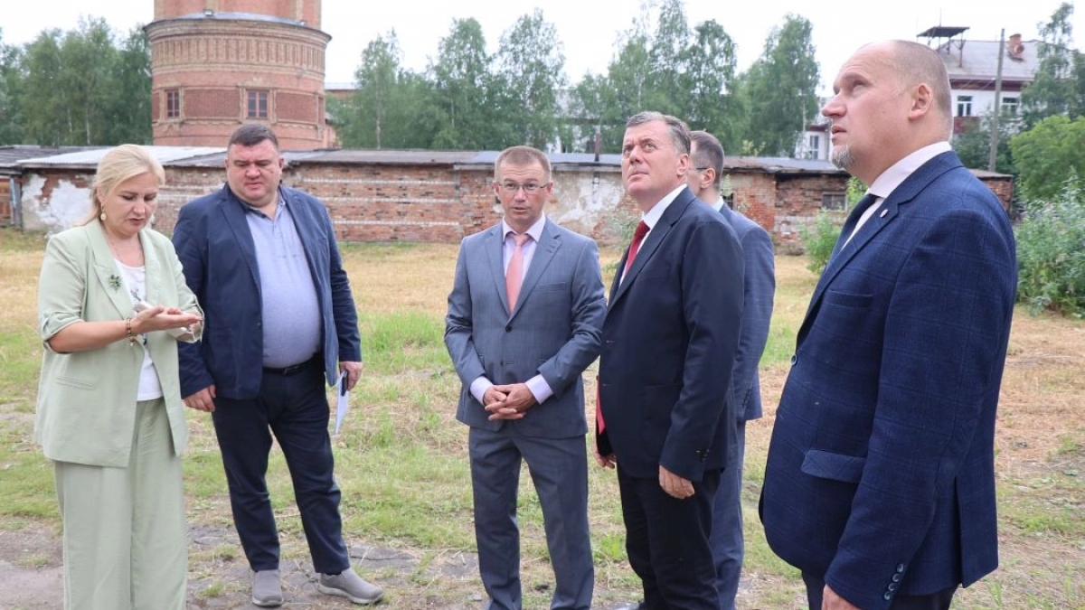 Зампред правительства Коми проверил объекты водоснабжения, благоустройство и суды
