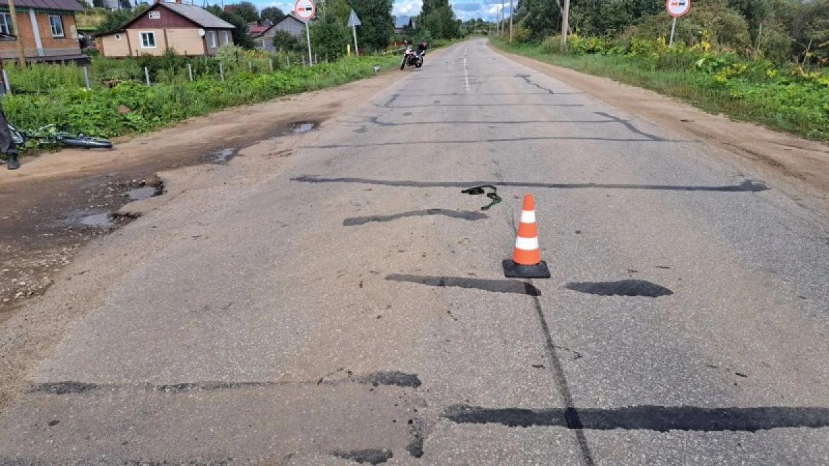 Мотоциклист сбил пенсионера-велосипедиста в Коми 
