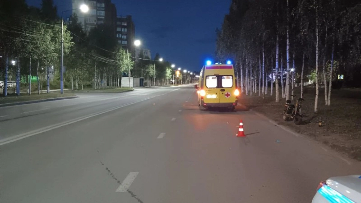Пьяная женщина опрокинулась на электроскутере в Ухте